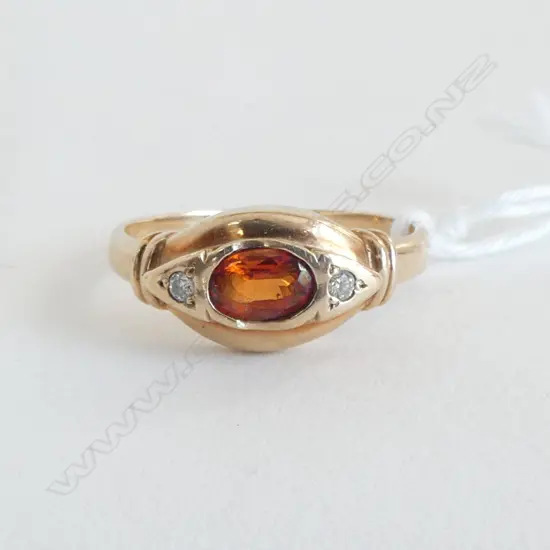 9ct YELLOW GOLD CITRINE & DIAMOND RING 3.44gms SIZE R