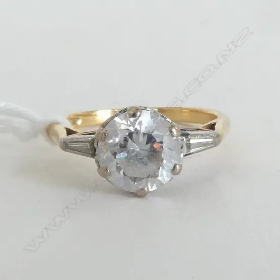 18ct GOLD & PLATINUM RING w DIAMOND SHOULDERS & CZ CENTRAL STONE, 3.9gm SIZE N