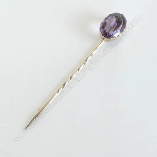 ANTIQUE 9CT GOLD & AMETHYST STICK PIN, 2.5gm (CD11430)