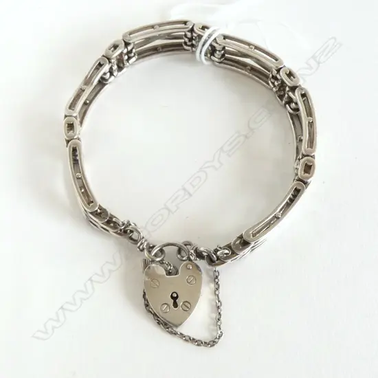 SILVER GATE BRACELET, HEART CLASP, 23gm (CD12683)