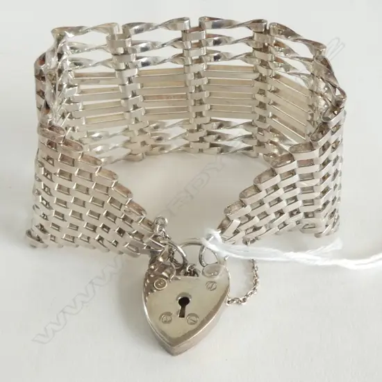 WIDE SILVER GATE BRACELET, HEART CLASP, 35gm (CD7119)
