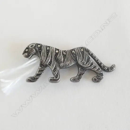 SILVER & MARCASITE TIGER BROOCH (CD6529)