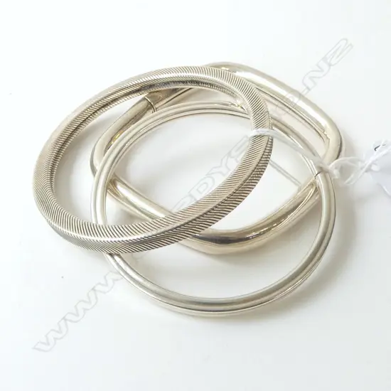**RTV** 3 SILVER DESIGNER BANGLES, Width.60mm, 65gm, NEW