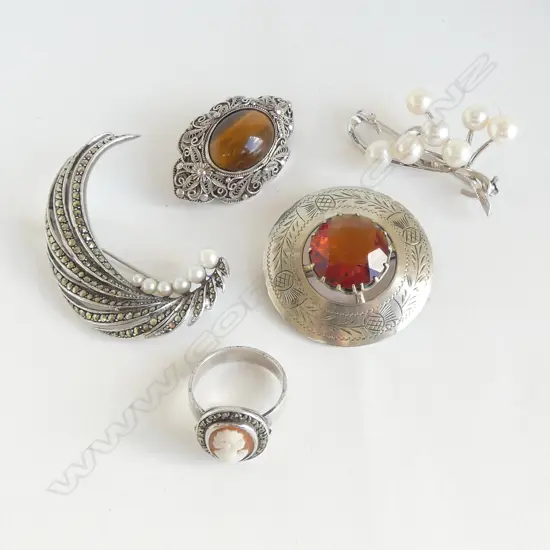 5 SILVER JEWELLERY ITEMS: 4 BROOCHES (marcasite + pearl + goldstone) + CAMEO RING 60gms total