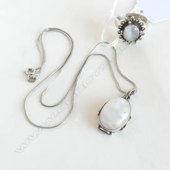 2 PCS; SILVER MOONSTONE PENDANT ON CHAIN & MOONSTONE RING size O