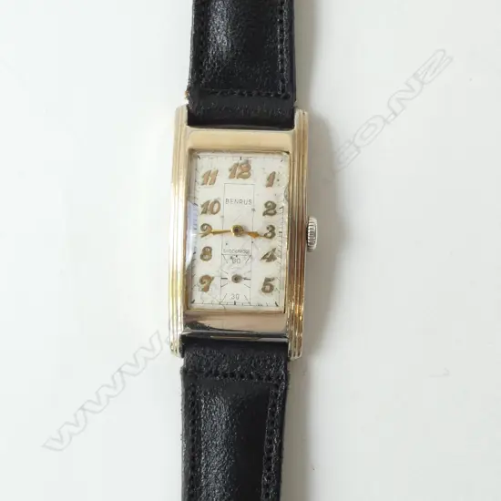 ART DECO CURVED TANK CASE SWISS MENS 1930S WRISTWATCH