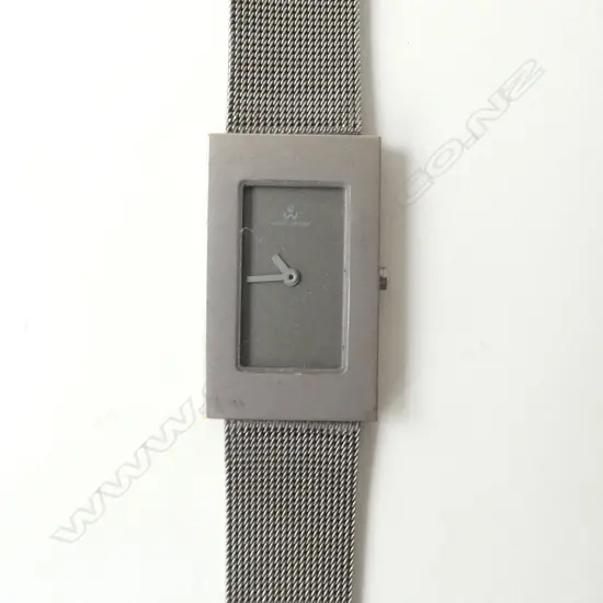 DESIGNER TITANIUM UNISEX WRISTWATCH BY WATCH PEOPLE QUARTZ WORKING 