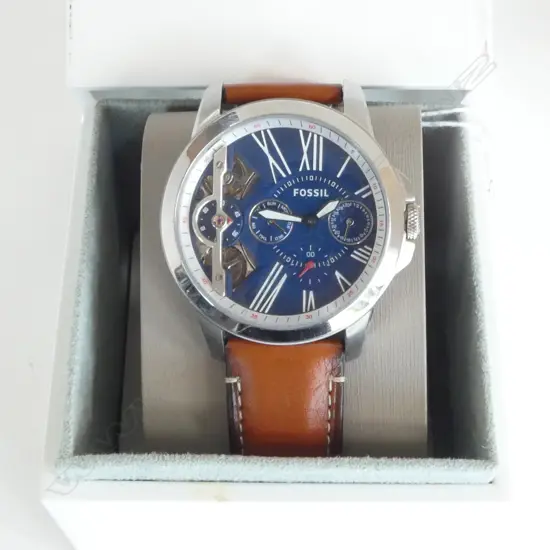 FOSSIL GENT'S WRISTWATCH; BOX, BOOKLET, WORKING CONDITION