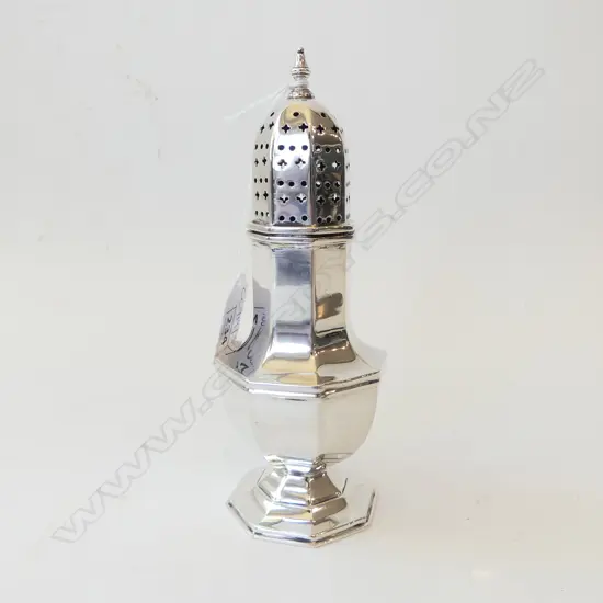 STG SILVER SUGAR SIFTER, SHEFFIELD 1949 171gms