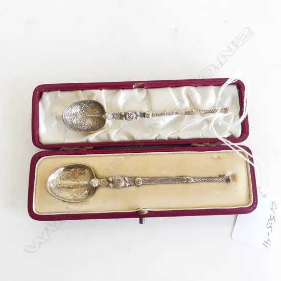 BOXED EDWARD VII SILVER GILT CORONATION APOSTLE SPOON & 1 SILVER UNBOXED, BIRM.1902, MAKER GEORGE UNITE, 12gm (0000)