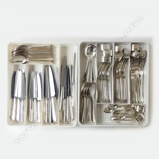 WALKER & HALL ST. JAMES PATTERN SILVER PLATE CUTLERY