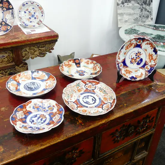 5 IMARI PLATES 215mm dia CHIPS