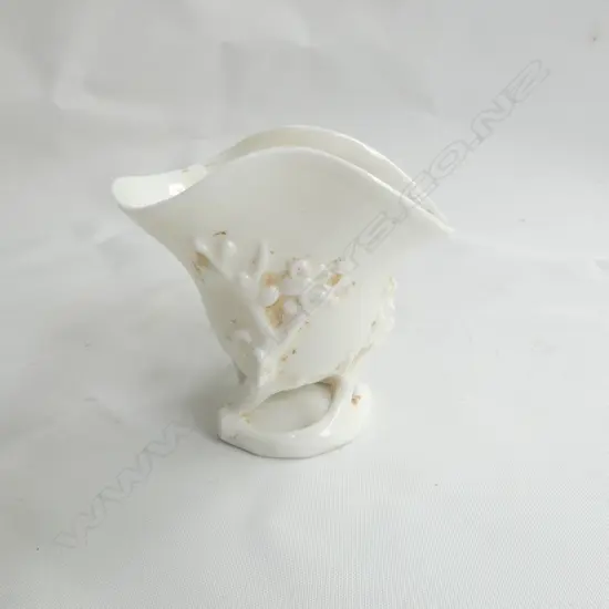 ORIENTAL WHITE PORCELAIN LIBATION CUP H.90mm