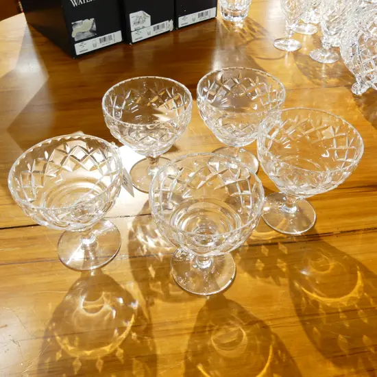 SET OF 5 CUT CRYSTAL CHAMPAGNE COUPES, H.105MM D.90MM
