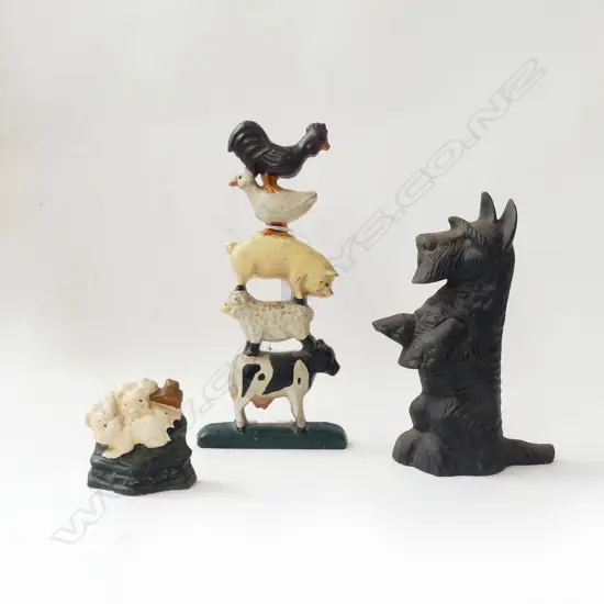 3 CAST IRON ANIMAL DOOR STOPS H.280mm