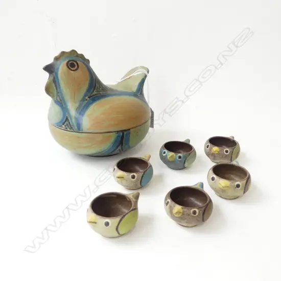 DANISH STUDIO POTTERY HEN  EGG HOLDER  DIA160MM & 6 EGG CUPS BY DYBDAHL