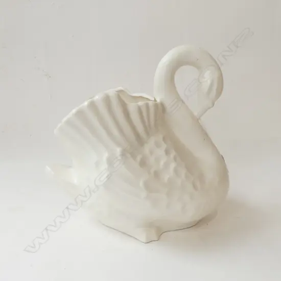 LG CROWN LYNN SWAN H.220mm