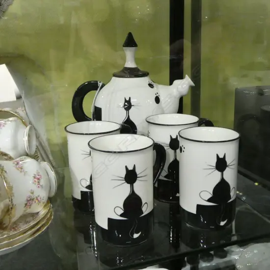 AOTEA NZ DESIGNER TEAPOT + FOUR MUGS