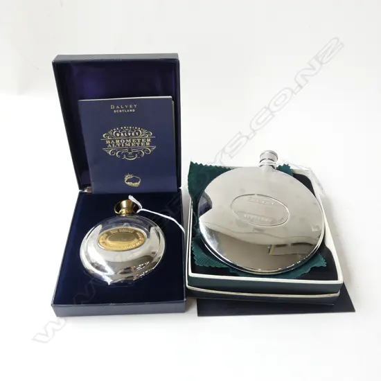 CASED 'DALVEY BAROMETER ALTIMETER' L.100mm w. DALVEY FLASK