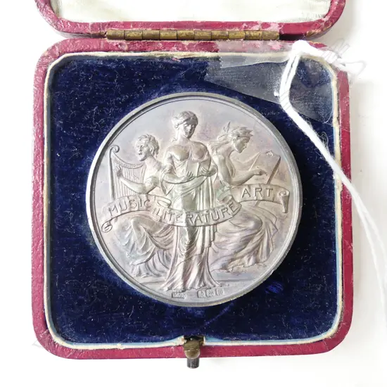 ANTIQUE CASED SILVER MEDAL 'AUCKLAND COMPETITIONS SOCIETY', BIRM.1911, 41gm (CD13183)