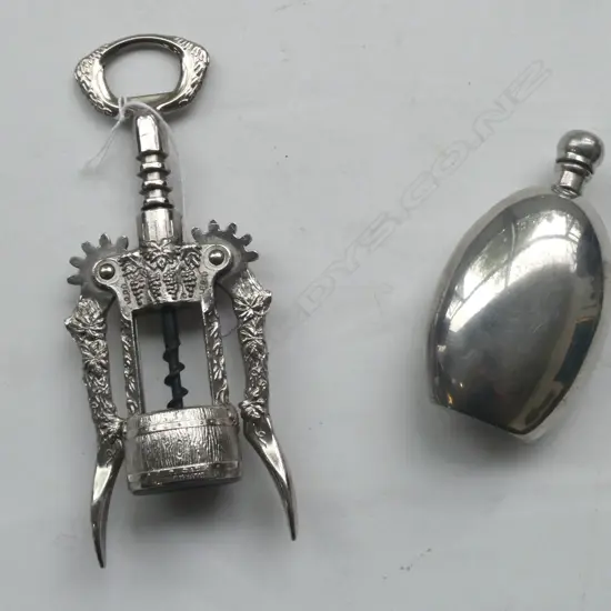 WALKER & HALL 3OZ HIPFLASK & WINE BARREL CORKSCREW, L.115MM-190MM 