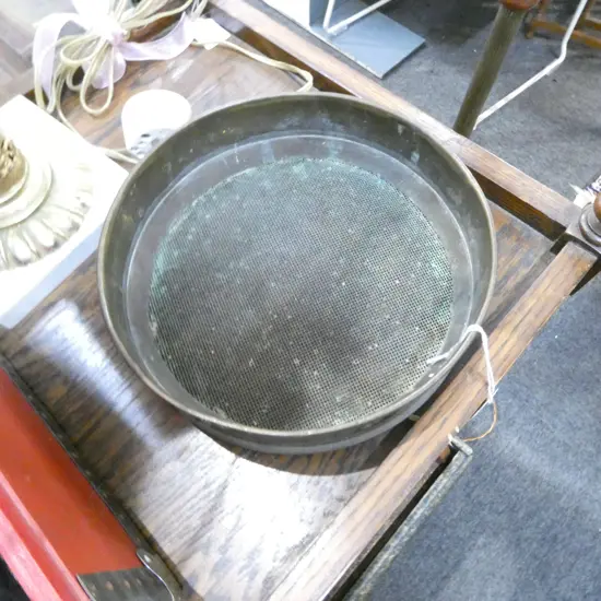 VINTAGE ENGLISH 'ROTAP TESTING SIEVE' by 'INTERNATIONAL COMBUSTER Ltd' Dia.210mm