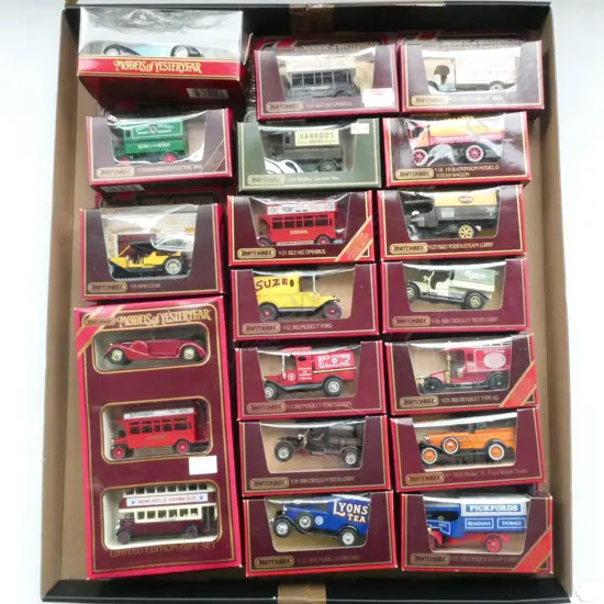 17 BOXED MODELS OF YESTERYEAR w. Ltd. Ed. GIFT SET