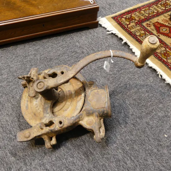 VINTAGE CAST IRON MAIZE GRINDER  H280MM