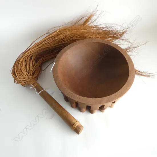 TONGAN KAVA BOWL Dia 290mm & FLYWHISK