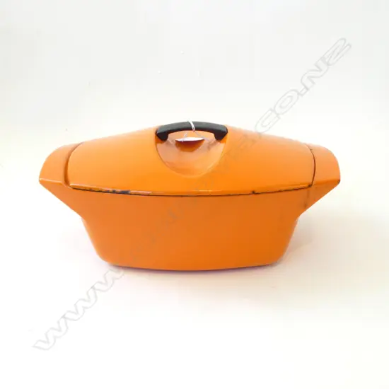 LE CRUET CAST IRON OVEN DISH '35'