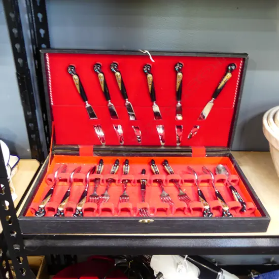 18 PCE CUTLERY SET, CASED