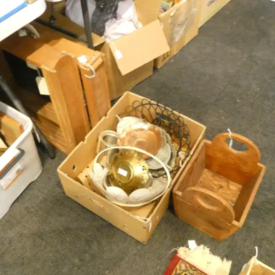 WOODEN BOX/MAGAZINE RACK 275x260x300mm, BOX ASST METALWARE & 2 WOODEN CARRY CASES