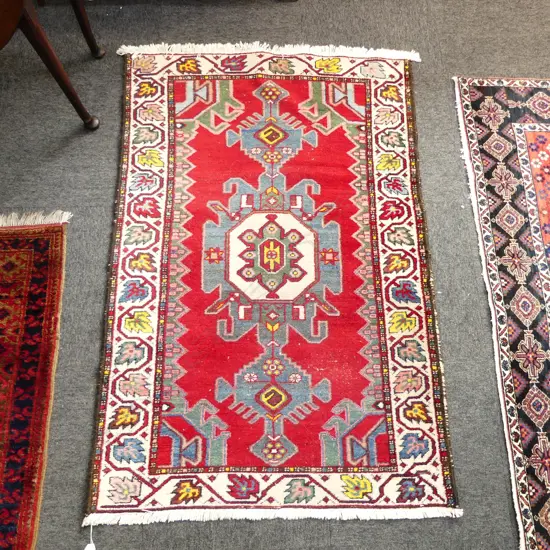 HAND KNOTTED WOOL PILE RUG 1500x1000mm