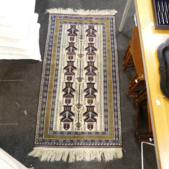 HAND KNOTTED ALL WOOL RUG 1720x900mm
