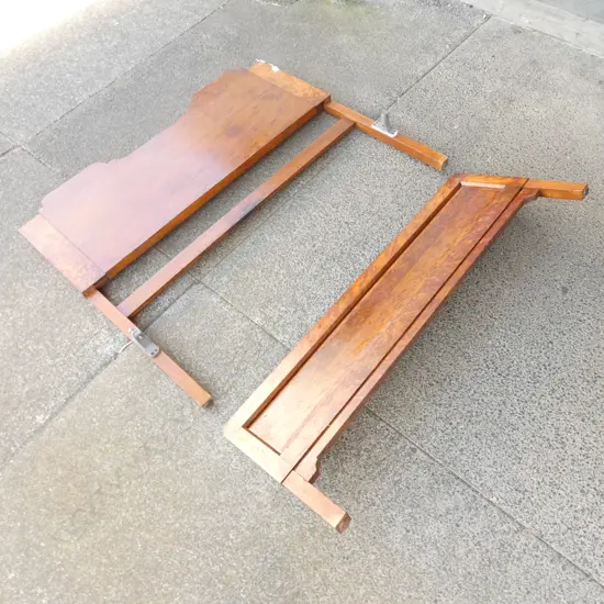 DECO MOTTLED KAURI BEDFRAME 1380x1140mm