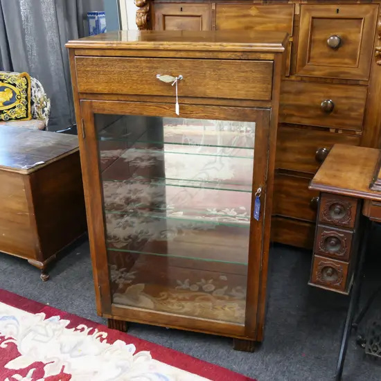 OAK GLAZED CABINET 675x410x1145mm