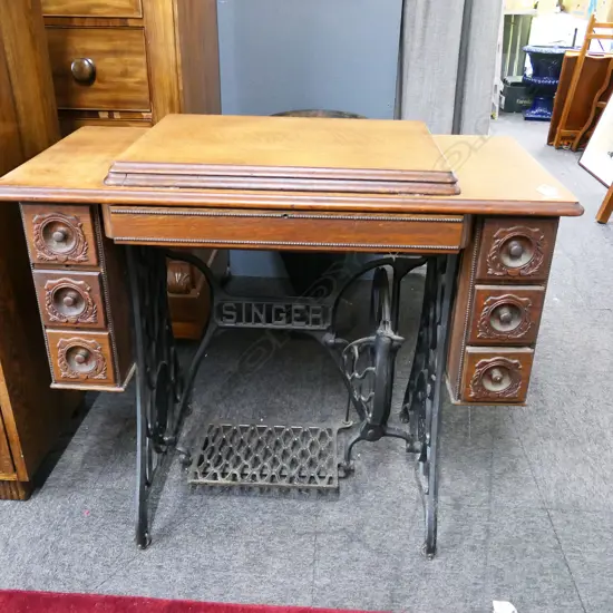 SINGER SEWING MACHINE 920x460mm
