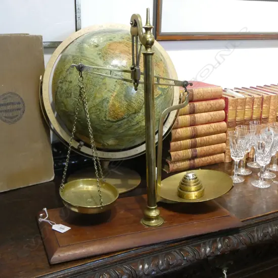 OLD ORIGINAL BRASS SCALES & WEIGHTS ON A CEDAR PLATEAU 400X200X460-mm