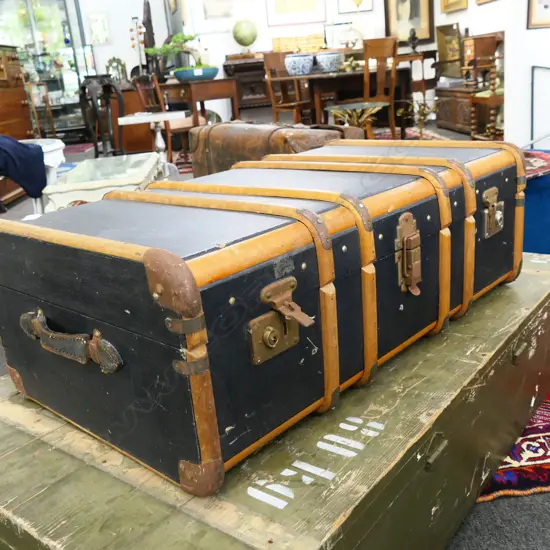 LARGE LEATHER & WOOD TRAVEL TRUNK 320x310x