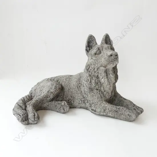 Concrete Alsatian dog L.370mm. 10kg