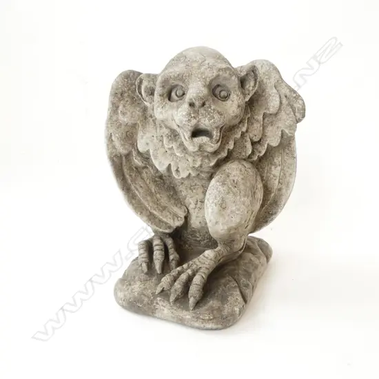 Concrete Small Gargoyle   H.200mm Weight 4kg