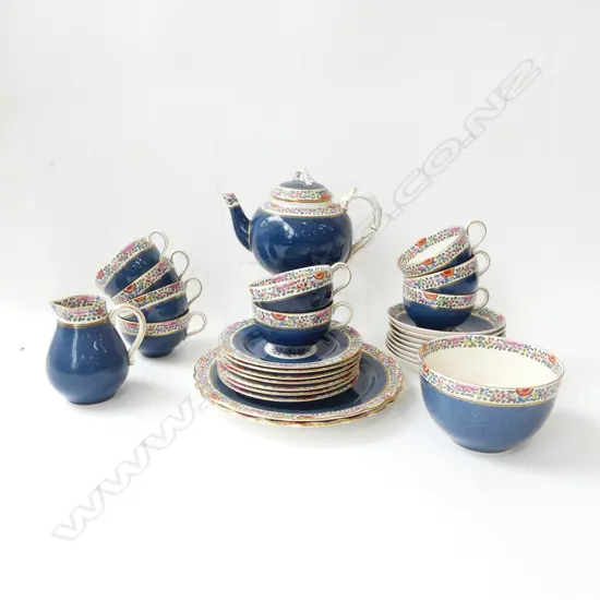 29 PCE ROYAL WORCESTER 'PARROT' TEA SET, FAULTS
