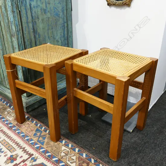 PR RATTAN STOOLS 330x330x450mm