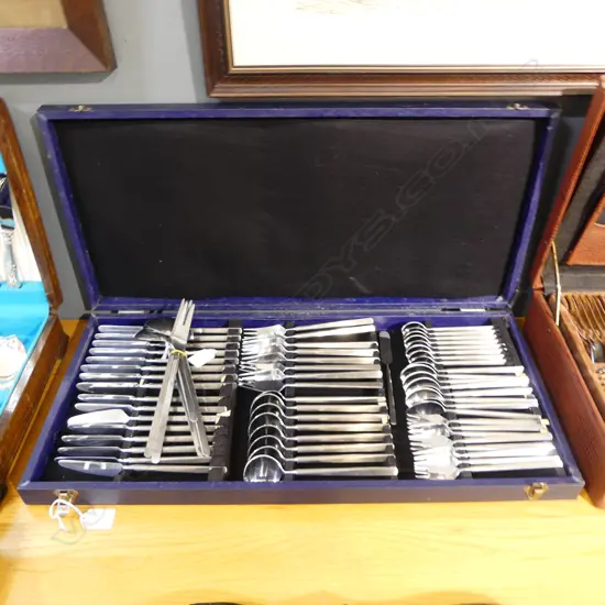 CANTEEN OF COPENHAGEN DENMARK CUTLERY w. 5 SALAD SERVERS