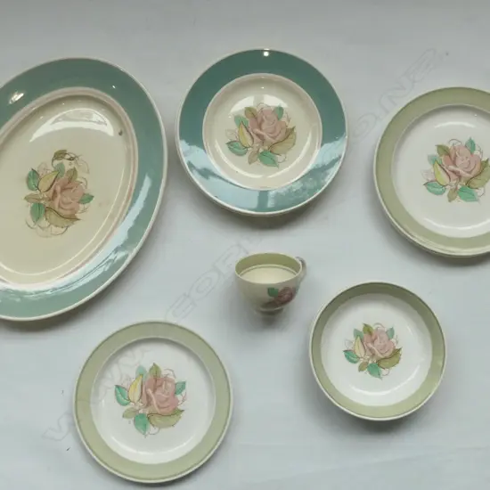 13PCS SUSIE COOPER ‘PATRICIA ROSE’ DINNER WARE INCLUDES DINNER PLATES ETC  
