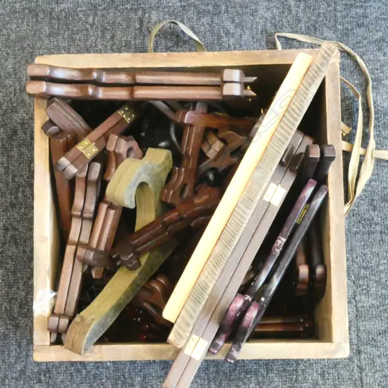 LARGE COLLECTION MAINLY HARDWOOD PLATE AND VASE STANDS