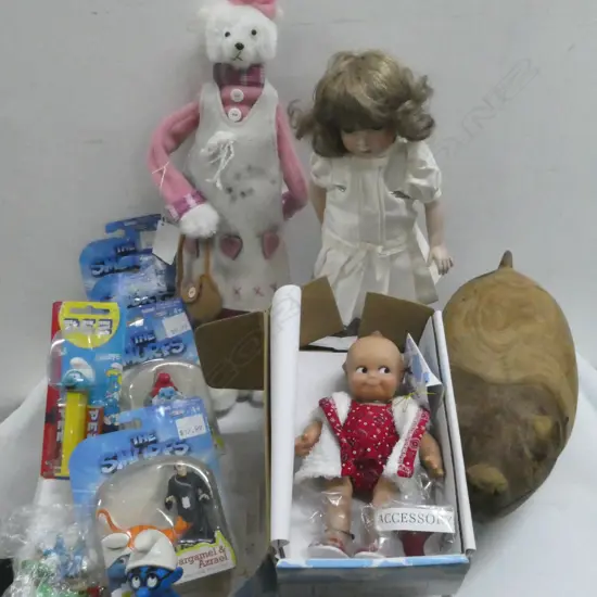 ASST. TOYS; SMURFS, WOODEN PIG ETC