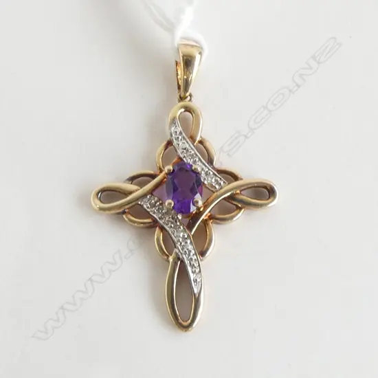9ct AMETHYST & DIAMOND CROSS PENDANT, 1.8gm (CD11193)