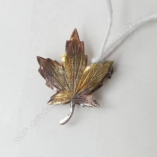 10K MAPLE LEAF BROOCH, 2.7gms