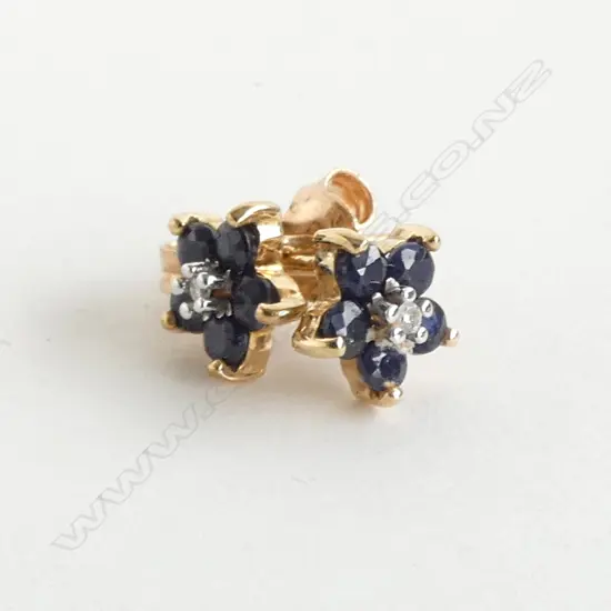 PETITE SAPPHIRE & DIAMOND FLOWER STUD EARRINGS, 0.8gm (Q7389)